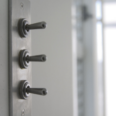 Toggle switch