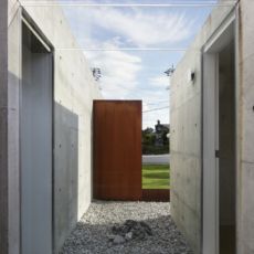 glass corridor photo by Nacasa & Partners Inc.
