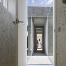 guest room photo by Nacasa & Partners Inc.