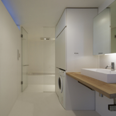 Lavatory photo by Nacasa & Partners Inc.